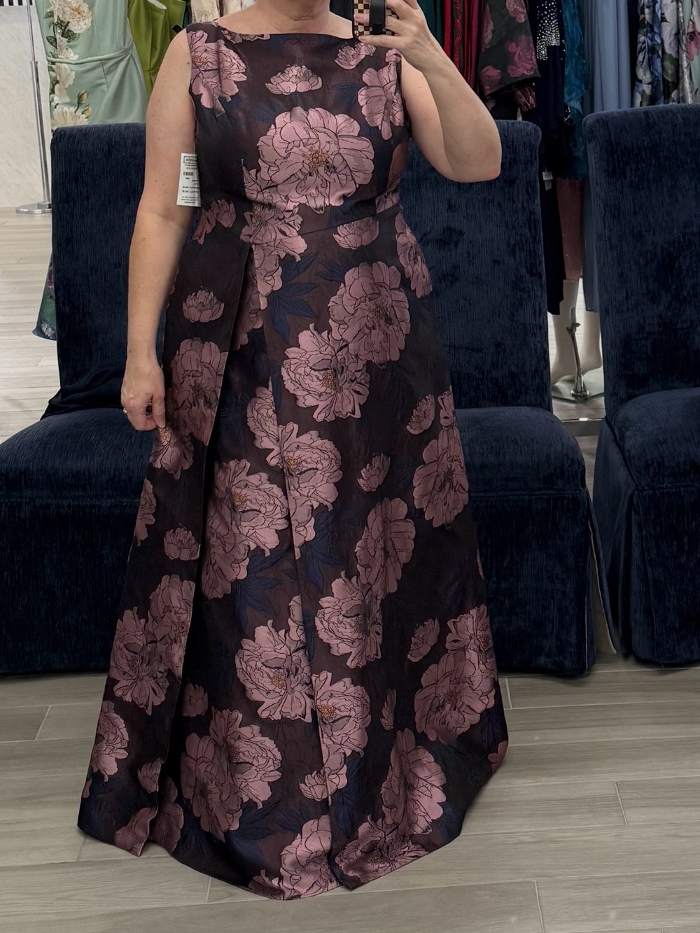 Kay Unger- Caitlin Metallic Floral Jacquard Sleeveless Gown, sz18